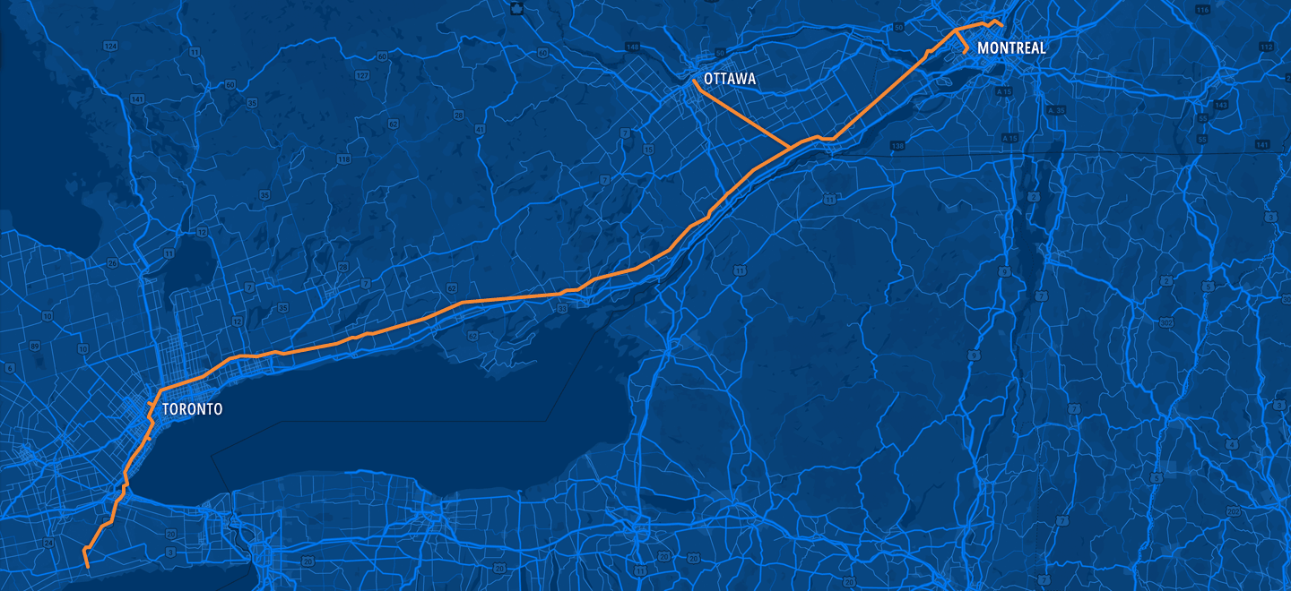 Une carte montrant le tracé du pipeline de Nanticoke, en Ontario, vers et à travers Toronto, jusqu'à Montréal-Est avec des pipelines latéraux vers Ottawa ainsi que l'aéroport international Pearson et l'aéroport international Pierre-Eliott-Trudeau à Dorval.